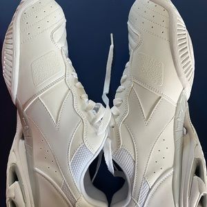 9.5 men’s Diadora S Star Maverick Tennis Shoe